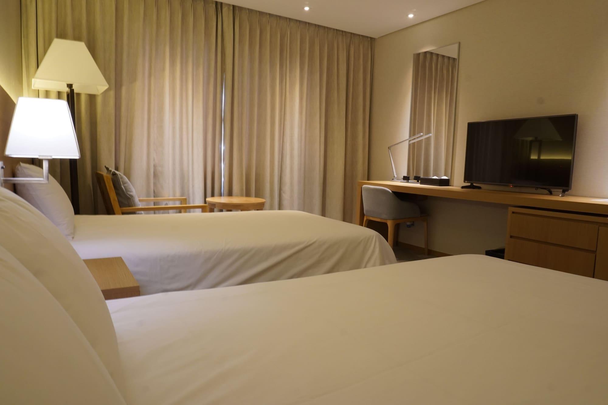 Astar Hotel Чеджу Екстериор снимка