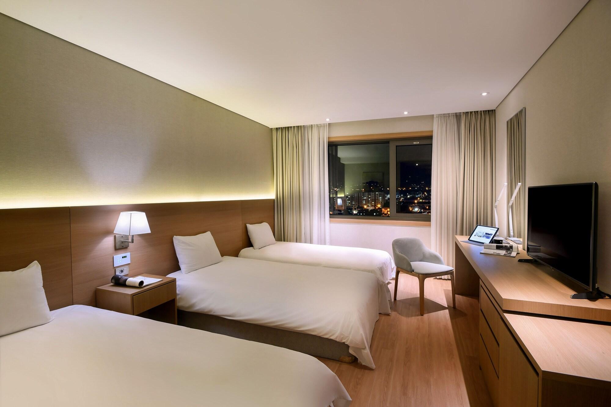 Astar Hotel Чеджу Екстериор снимка