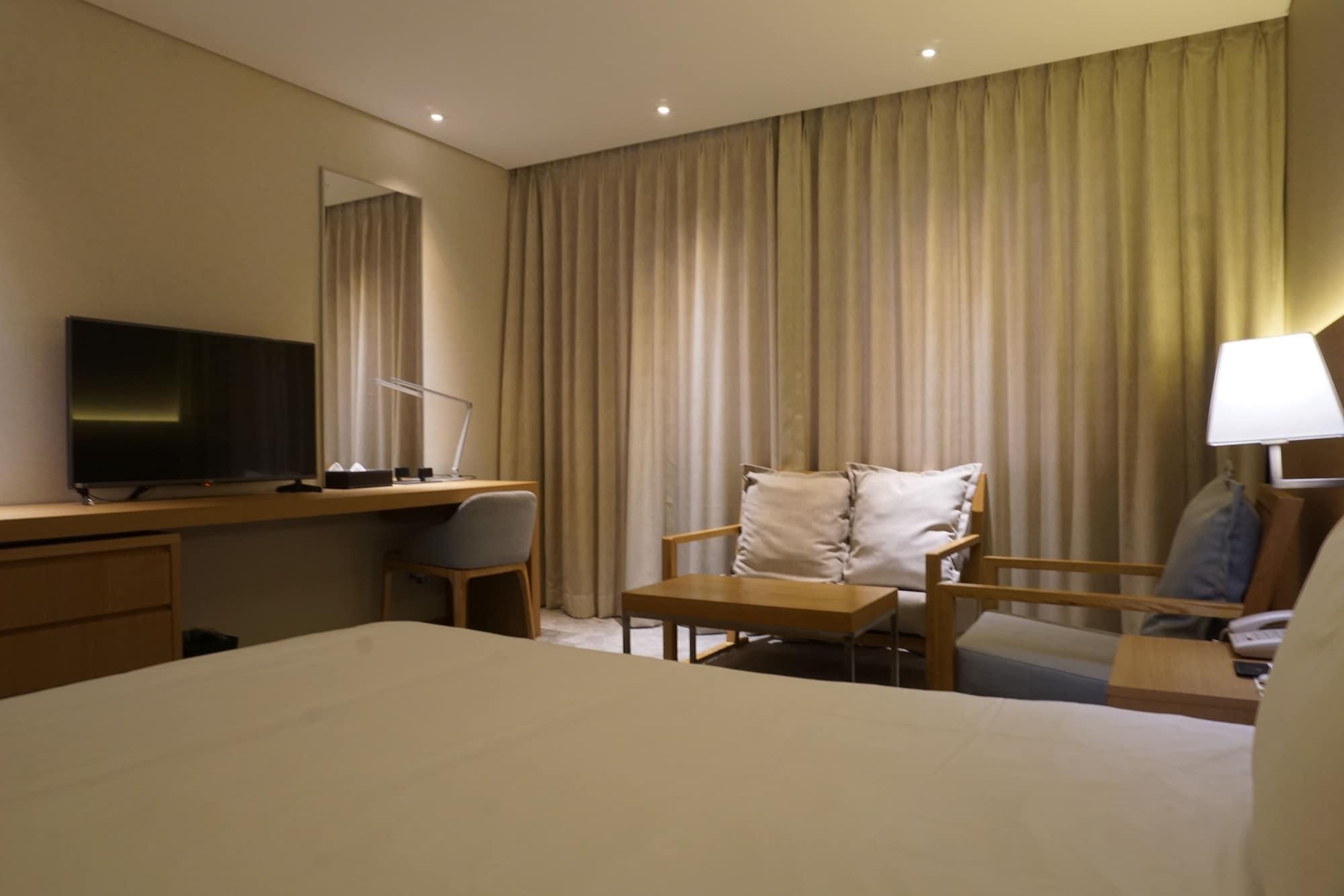Astar Hotel Чеджу Екстериор снимка