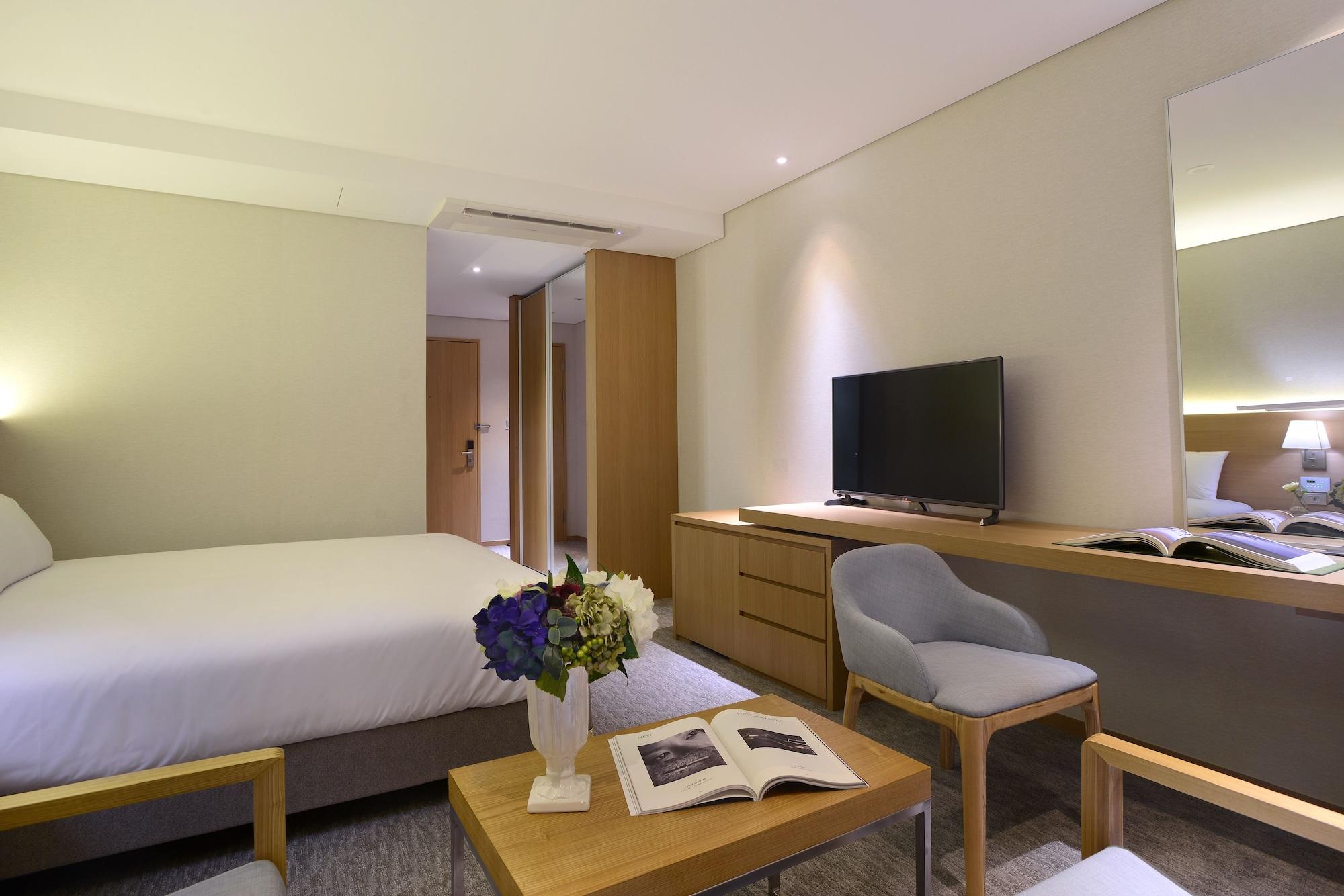 Astar Hotel Чеджу Екстериор снимка
