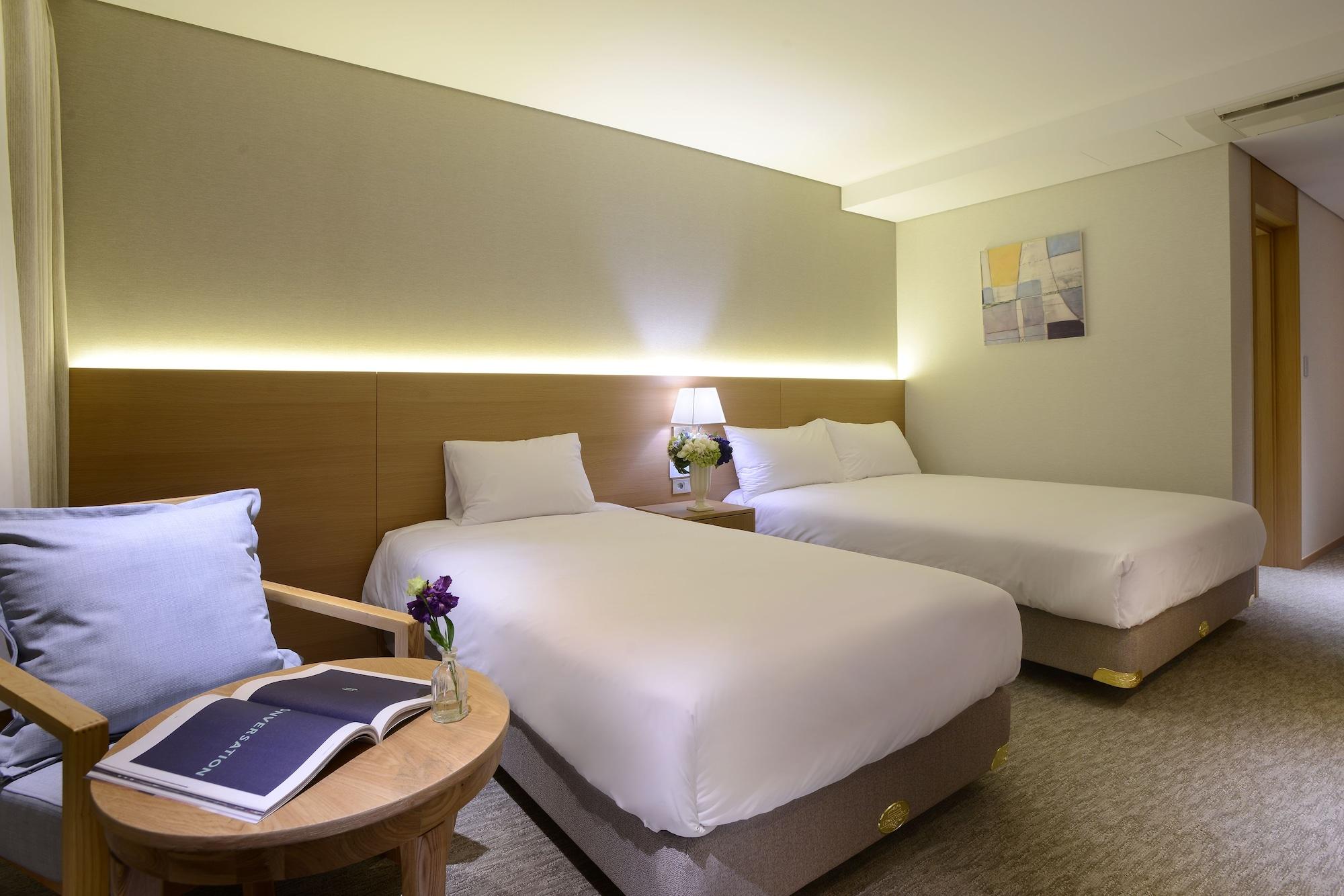 Astar Hotel Чеджу Екстериор снимка