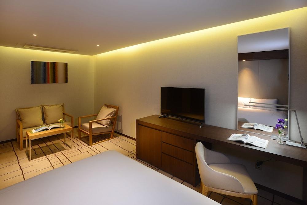 Astar Hotel Чеджу Екстериор снимка