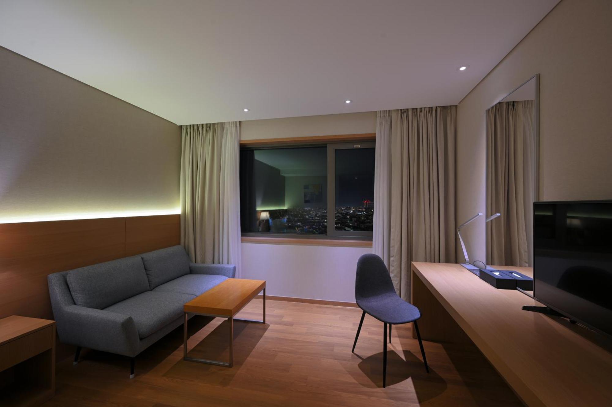 Astar Hotel Чеджу Екстериор снимка