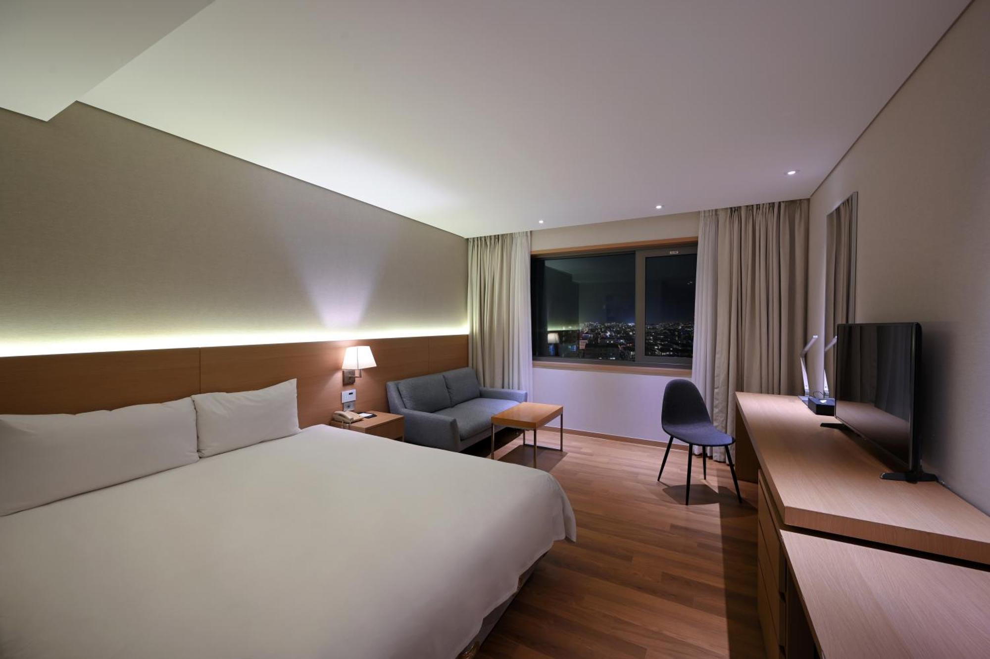Astar Hotel Чеджу Екстериор снимка