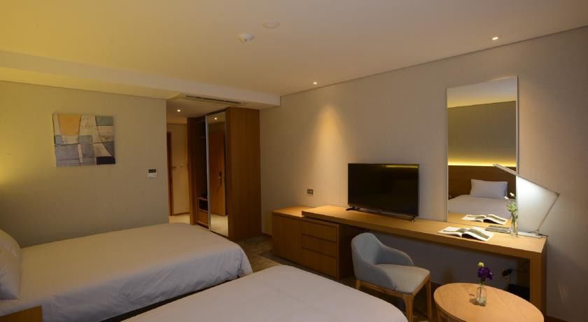 Astar Hotel Чеджу Екстериор снимка