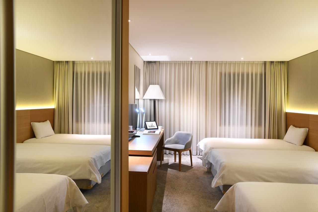 Astar Hotel Чеджу Екстериор снимка